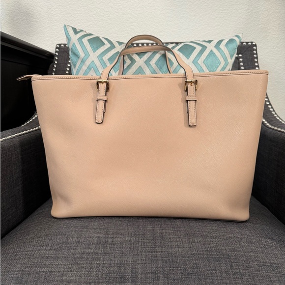 Michael Kors Jet Set Travel Large Saffiano Soft Pink Leather - Picture 2 of 7